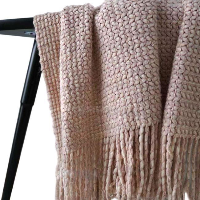 Arthur Style Light Pink Knitted Throw