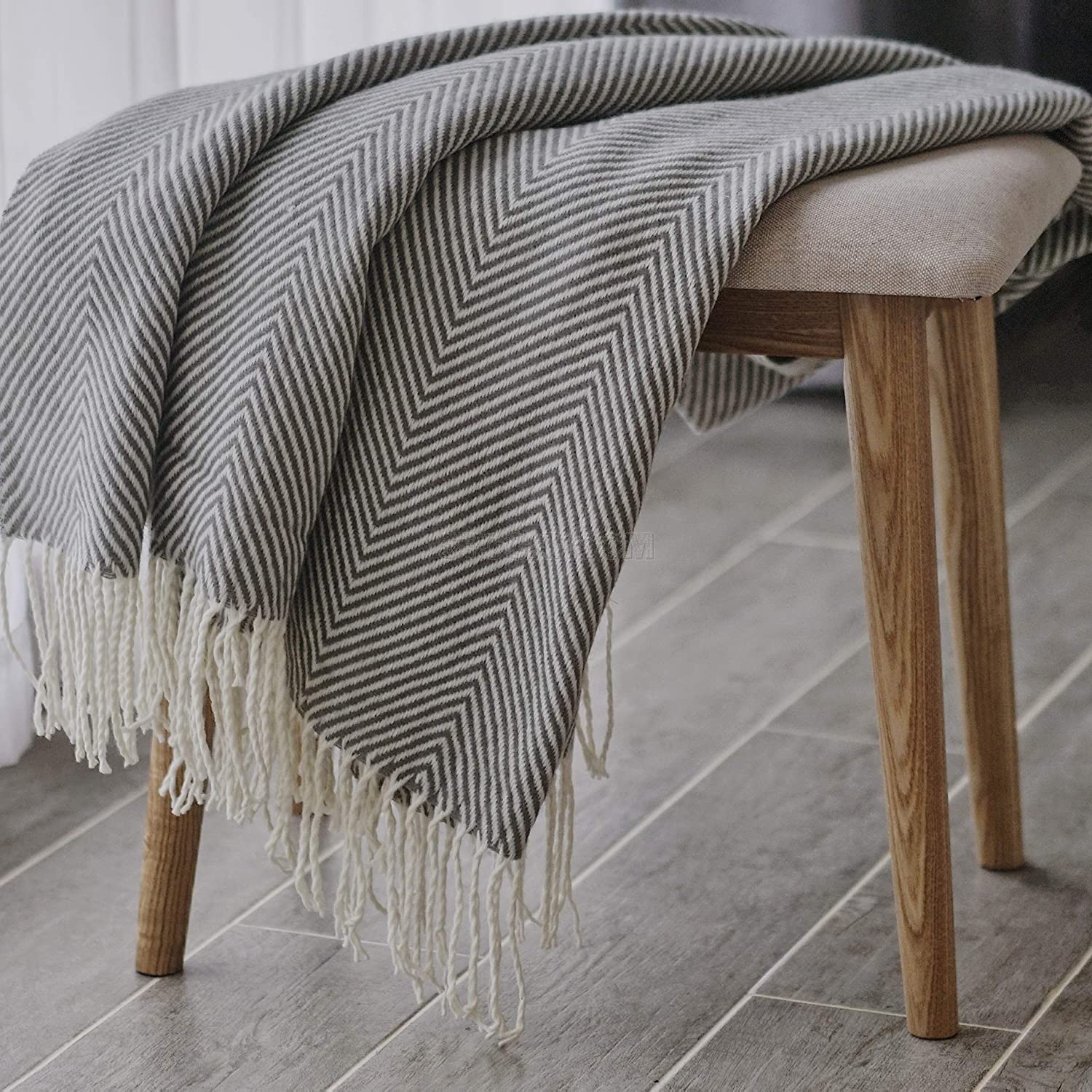 Liona Style Throw - Grey