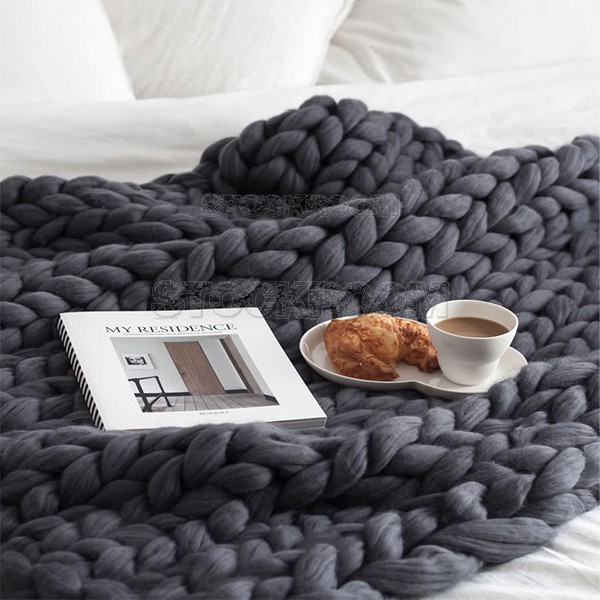 Chunky wool blanket