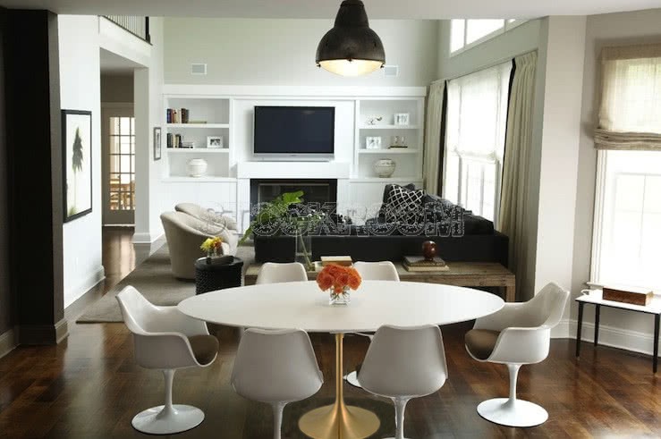 Eero Saarinen Tulip Style Oval Dining Table With Brass Base