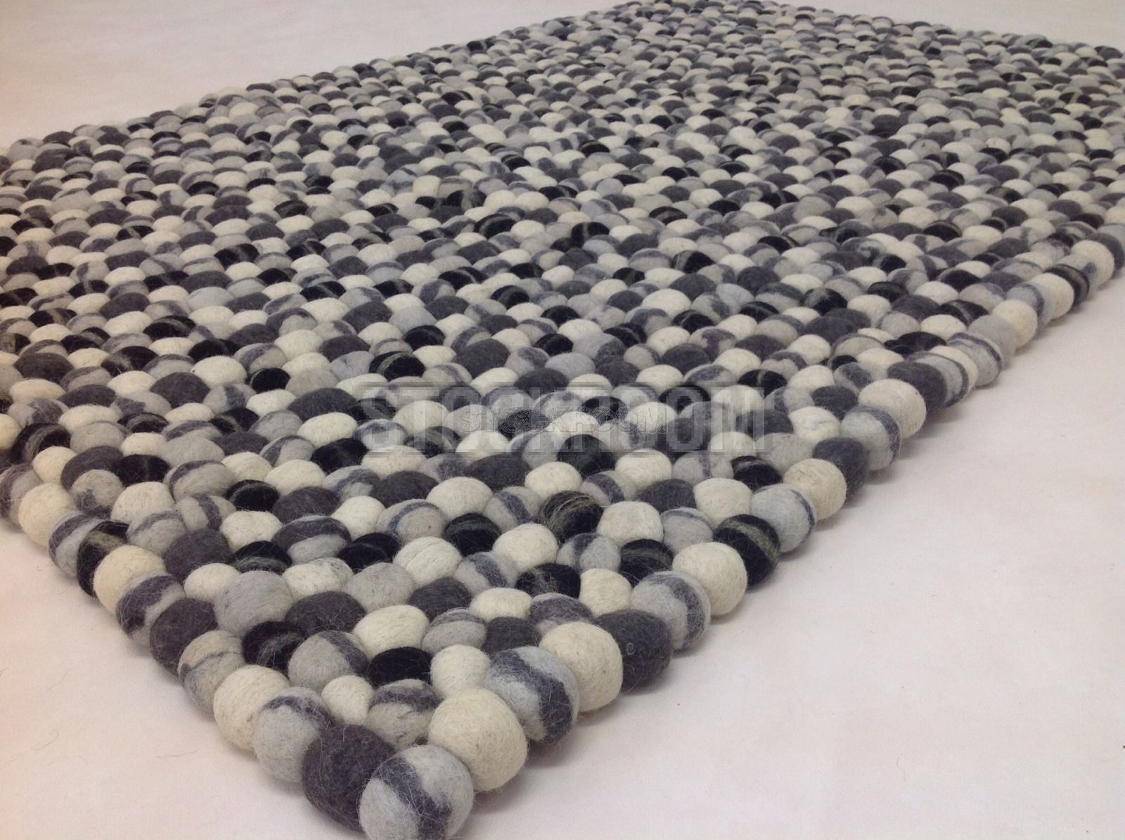 Felted Wool Pebble Rug - Grey