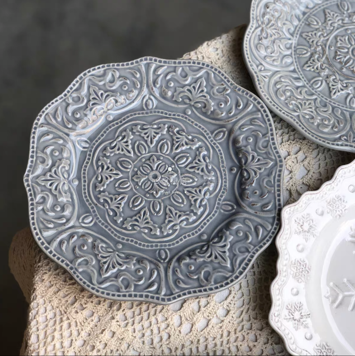 Grey Rose Relief Plate