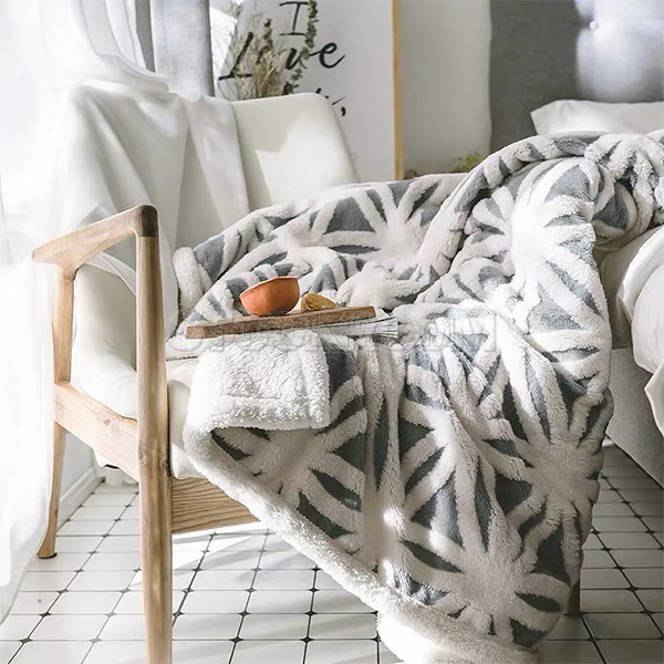 Wave Style Sherpa Throw